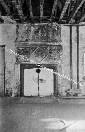 CARRICK CASTLE  BANQUET HALL  EAST FIREPLACE